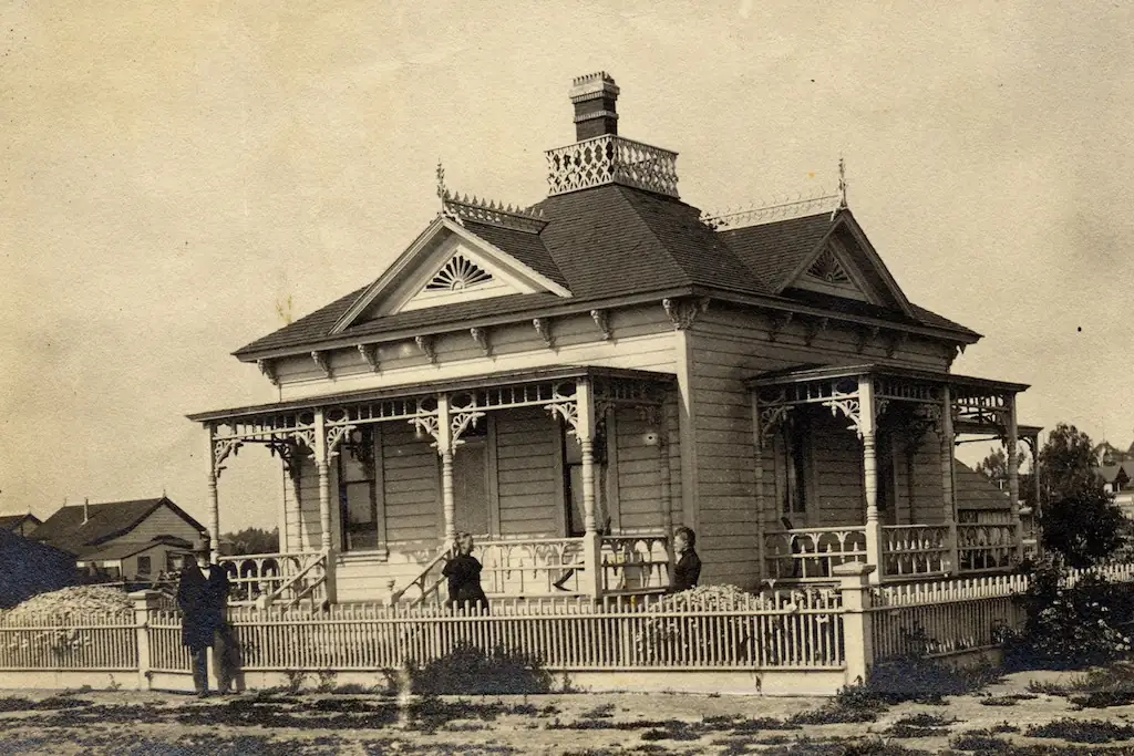 The Top Gun House, Home of the Famous HIGH-pie 3