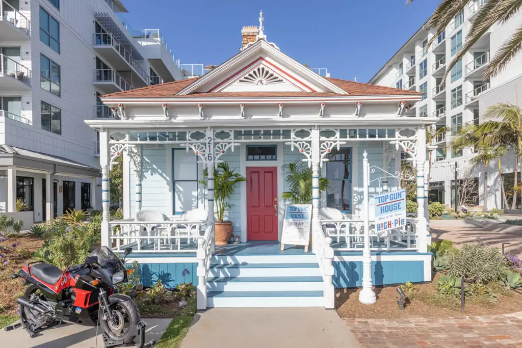 The-top-gun-house-home-of-the-famous-high-pie-2