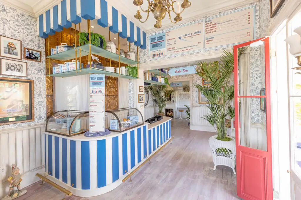 The-Top-Gun-House-Home-of-the-Famous-HIGH-pie